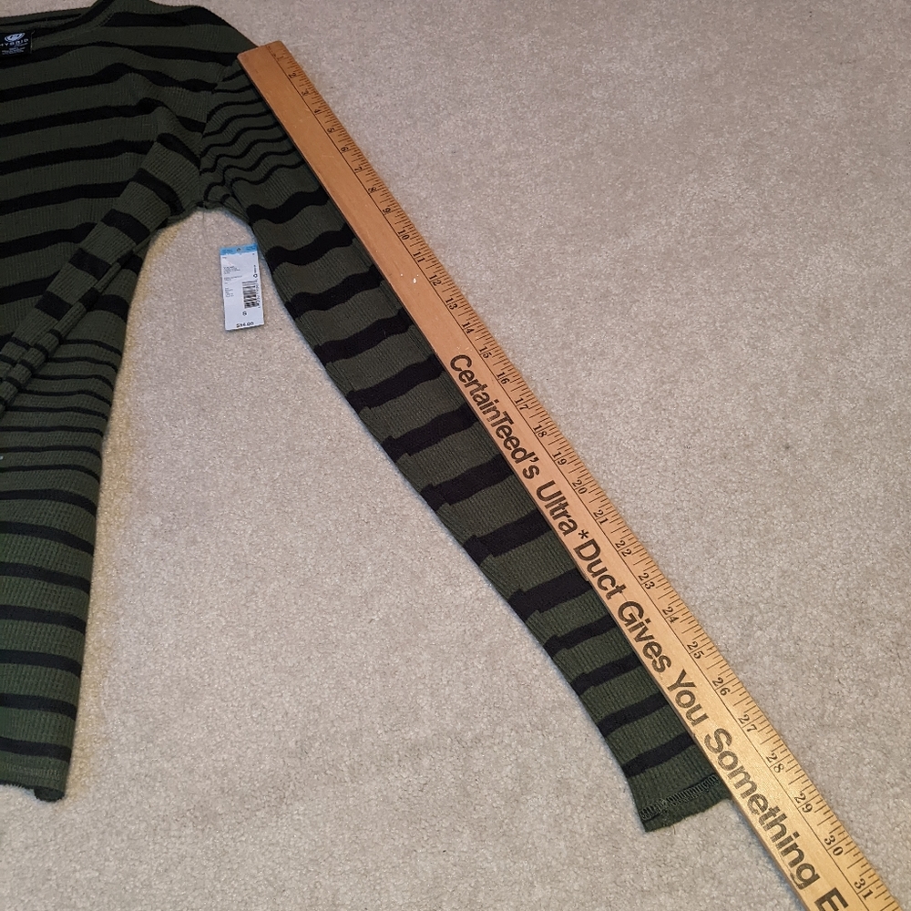 Nwt Hybrid threads green & black striped long sleeve top - Picture 11 of 13